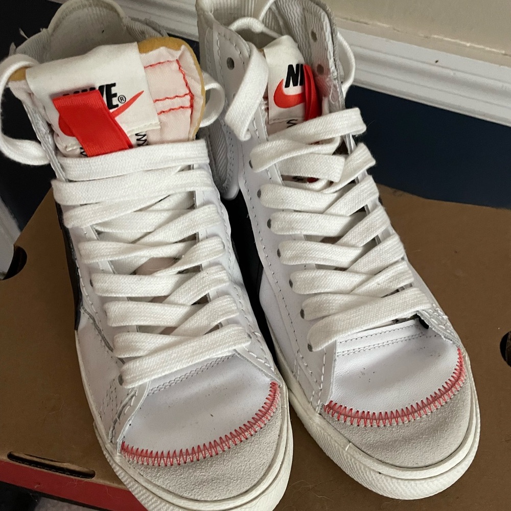 Nike Blazer Mid 77 Jumbo Sneakers